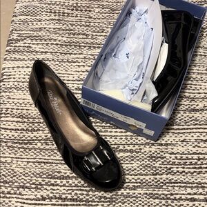 Rockport Women's Shiny Black Loafers